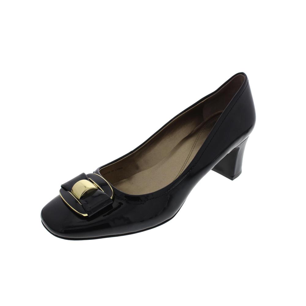 Tahiri shoes Find the latest designer styles from Tahari, all at discount prices! Shop Tahari shoes, boots, flats, sandals and pumps with DSW to enjoy free shipping daily.